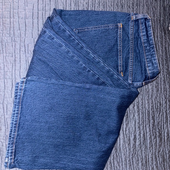 Abercrombie & Fitch Denim - Abercrombie & Fitch 90’s Relaxed Jean High Rise- Dark Blue Curve Love